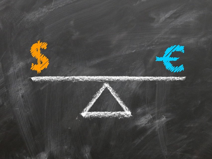 Parité euro-dollar : quels impacts sur les consommateurs ?